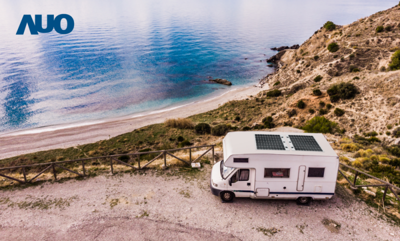 「可撓輕量化太陽光電板SunCurva」使用輕量特殊耐候型複合板取代傳統太陽能板的玻璃前板，不僅降低70%重量，每米平方僅3Kg；具有抗衝擊性能及通過電磁相容性測試，可應用於交通運輸工具，如露營車、遊艇等